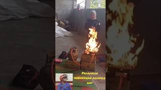 Cakep gas bocor kompor terbakar cabut legulator [upl. by Cirri]