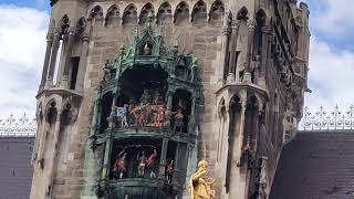 Glockenspiel München Marienplatz  Munich carillon [upl. by Niuqauj566]