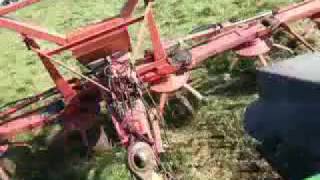 DeutzFahr Agroplus am Gras Zetten und Agrotron K 100 am Mähen [upl. by Natelson]