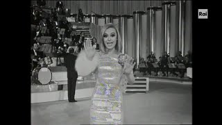 Raffaella Carrà  Chissà se va  Canzonissima 1971 [upl. by Eilahs827]