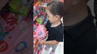 Sienna minta permen Gummy shorts shortvideo viralvideo trending permen candy [upl. by Oiluj]