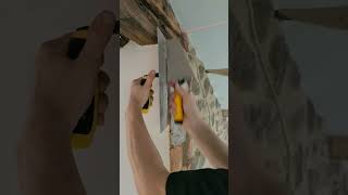 Défaire pour refaire 😅 Aujourdhui on sattaque à notre contour de porte 🚪 renovations diy [upl. by Eynenihc696]