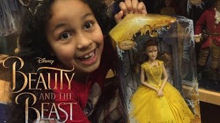 Brinquedos do novo filme Bela e a Fera na loja da Disney beast and beauty toys [upl. by Heymann]