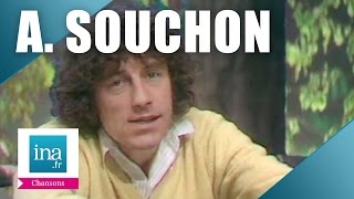 Alain Souchon quotDix huit ans que je tai à loeilquot live officiel  Archive INA [upl. by Bel348]