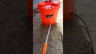 ब्रास हाईजेट गन वाला ग्लेडिएटर डबल मोटर पंप  Gladiator Double motor Battery Spray pump Agrostar [upl. by Obmar]