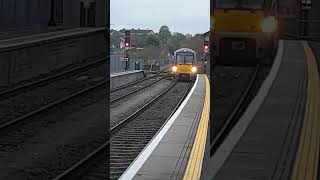 Ianrod eireann 22000 Irish rail class arriving in kilkenny station [upl. by Llorre577]