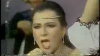 Beatriz Adriana interpreta El Cofrecito 1989 en Venezuela [upl. by Adnohsek]