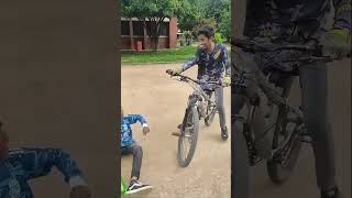 পায়ের উপর দিয়ে সাইকেল নিয়ে গেল 😱 sorts stunt mtbfreestyle skating sorts viralvideo cycle [upl. by Neved]