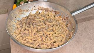 PASTA CON CREMA DI TONNO E OLIVE [upl. by Zumstein]