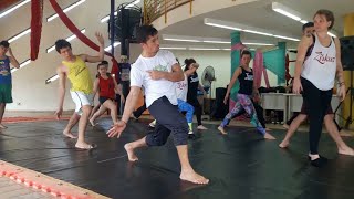 Curso Flowreio  acrobacias de capoeira [upl. by Eigram131]