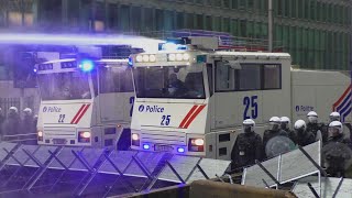 BOERENPROTESTEN BRUSSEL  Boeren gaan los tegen Politie  Des agriculteurs manifestent à Bruxelles [upl. by Quinton]