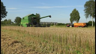 Graan dorsen met John Deere 2046 in lemelerveld [upl. by Venable746]