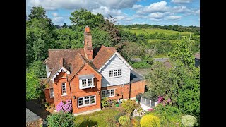 Peter Scott Estate Agents present this lovely character home full of charm in Chalfont St Peter [upl. by Maxia]