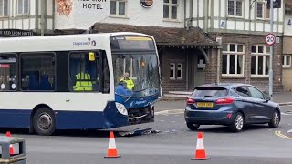 Accident in Cosham involving bus 27878 and car outside of ‘The Red Lion Hotel’ Aftermath [upl. by Leroi823]