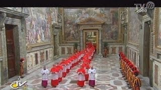 Conclave la processione dei cardinali dalla cappella Paolina alla Sistina [upl. by Aehsrop114]