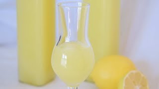 LIMONCELLO FATTO IN CASA  Ricetta Facile e Veloce [upl. by Nannahs]