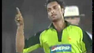 Sehwag bowled by Shoaib Akhtar very nice ball [upl. by Yatnoed]