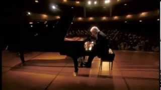 Beethoven  Piano Sonata No 10 in G major  Daniel Barenboim [upl. by Aisatana885]