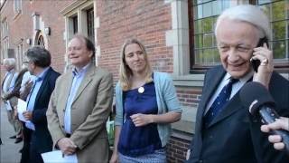 Leidsch Studenten Cabaret met o a Paul van Vliet op Leids Stadhuiscarillon wwwleidseglibbernl [upl. by Yelyac873]