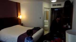 REVIEW HOTEL PREMIER INN London Southwark Tate Modern  AUDIOVISOR [upl. by Macswan]