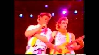 Skyhooks BALWYN CALLING LIVE 84 [upl. by Ennael]