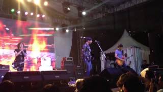 Killing Me Inside  Never Go Back Live at Hai Day 2012 [upl. by Innus]