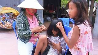 Remove many lice from brown hair  Plucking most of lice from head [upl. by Ellehcear]