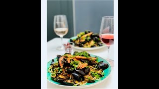 YOU WILL NOT FORGET THIS RECIPE  Spaghetti con Gamberi e Vongole [upl. by Owena]