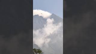 Gunung Merapi Erupsi Aktivitas Melandai [upl. by Navannod]