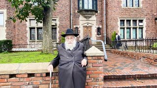 R Meir Harlig When the Rebbe Saw Bochurim at a Voting Booth during Seder [upl. by Howey]