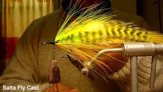 Mosca Para Dorados  Golden Dorado Fly Tying [upl. by Ylsel]