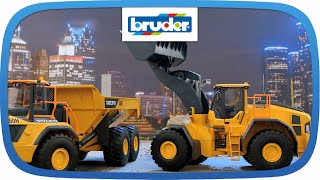 Volvo L260 H  02458  BRUDER Spielwaren [upl. by Warfourd]