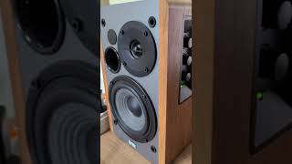 edifier r1280t bassotronics bass i love you [upl. by Michael579]