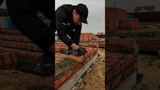 Кладка рабочего кирпича Laying working bricks [upl. by Johen]