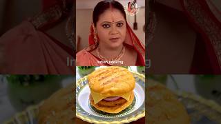 Rashi making burger 🍔 shorts gopibahu sathnibhanasathiya kokila [upl. by Anelra]