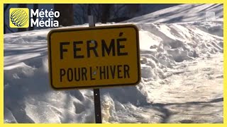 La patinoire emblématique du parc Jarry restera fermée cet hiver [upl. by Atkins]