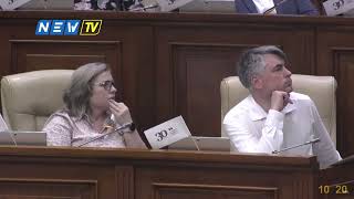 Deputații au păstrat un minut de reculegere în memoria victimelor din Ucraina [upl. by Malha]