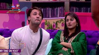 Bigg Boss 13 Review Asim Shows His Shoes To Siddharth Siddharth Loses Temper [upl. by Aicire941]