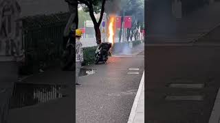 Yet another electric bike battery exploding [upl. by Atilegna]