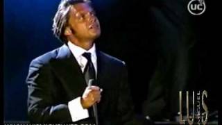 Luis Miguel  Como Duele  Chile 2002 [upl. by Doralin]