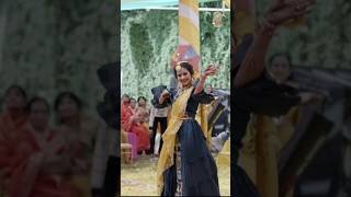 Maye ni maye bol raha hai kaga bride dance for mom dance bride haldi wedding dancingdentist [upl. by Lobel]