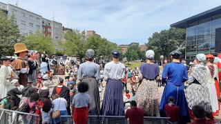 Concentración de gigantes y cabezudos en las fiestas de Barakaldo 2372023 [upl. by Biddick]