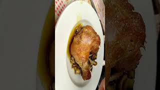 TRASEROS DE POLLO CONFITADOS CON PUPURRI DE SETAS receta recetas cocina [upl. by Alemak623]