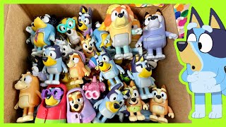 GIANT BLUEY Box of Toys Bluey Unboxing Juguetes de Bluey [upl. by Nittirb]