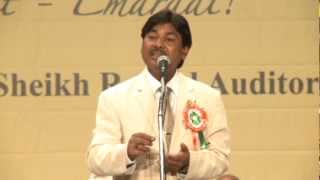 Tahir Farazs Mesmerizing Bahut Khubsurat Ho Tum Performance  Dubai Mushaira 2012  Urdu Poetry [upl. by Sharron]