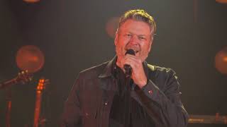 Blake Shelton  Minimum Wage Live in Los Angeles [upl. by Anaoy]