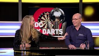 Darten is niet echt de sport van de knappe mannen  RTL 7 DARTS WK 2018 [upl. by Earvin]