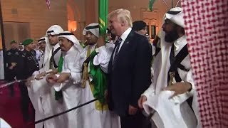 Donald Trump Schwertertanz in SaudiArabien Säbelrasseln in den USA [upl. by Enelaj715]