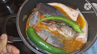 Recette  poisson chat avec manioc  Mbisi mayi [upl. by Brelje193]