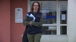 Emmanuelle 43 ans au chômage et radiée de Pôle emploi  2602 [upl. by Qulllon496]